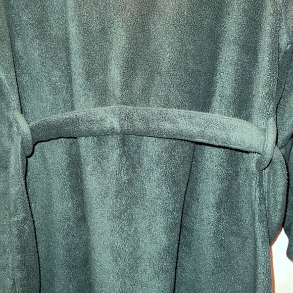 Boys fleece robe from Nordstrom, soft and warm - Picture 4 of 4